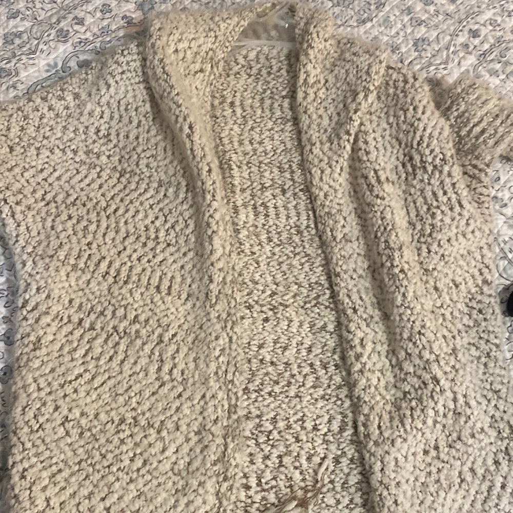 Umgee m/l sweater cardigan with fringe